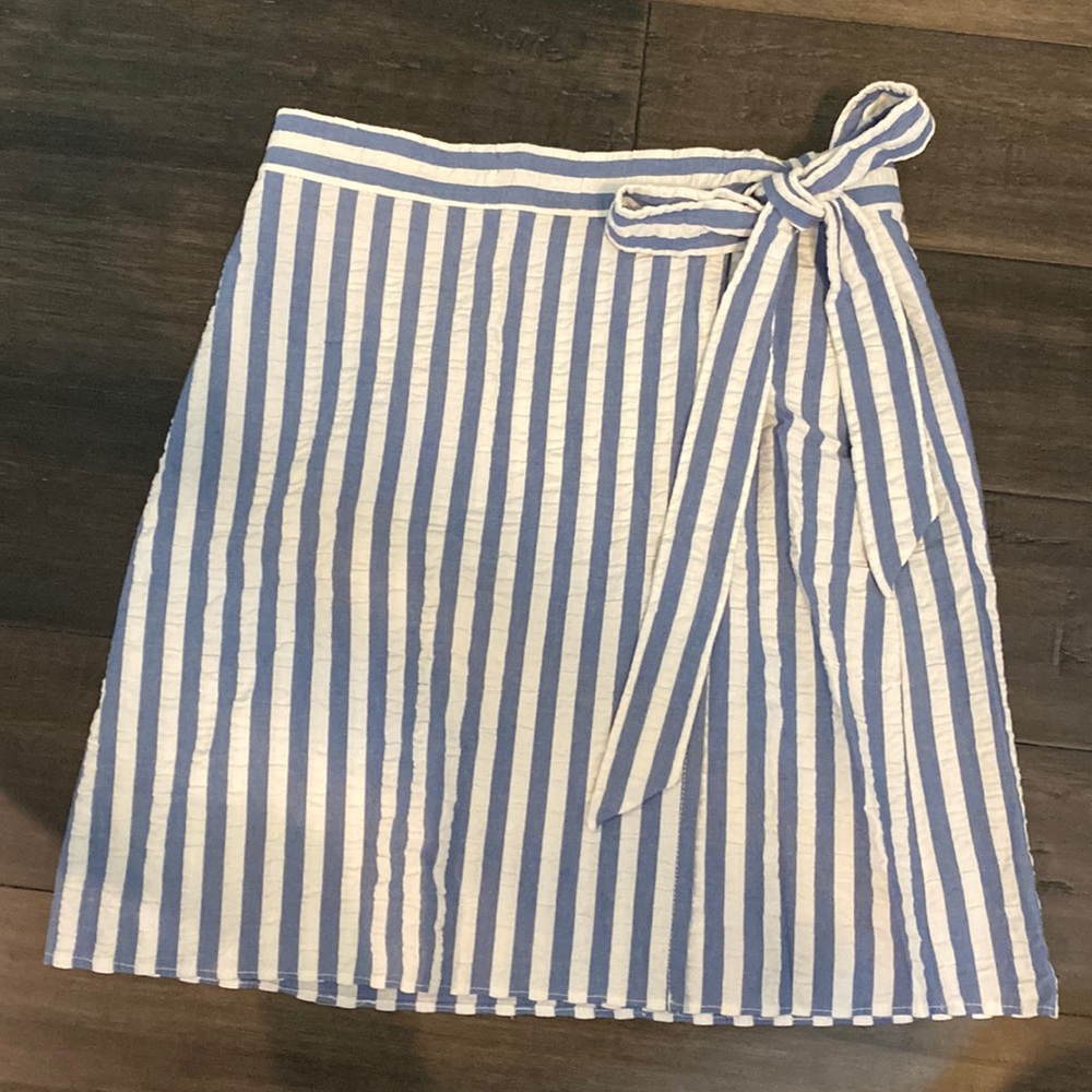 Jcrew blue stripe seersucker skirt.size 0